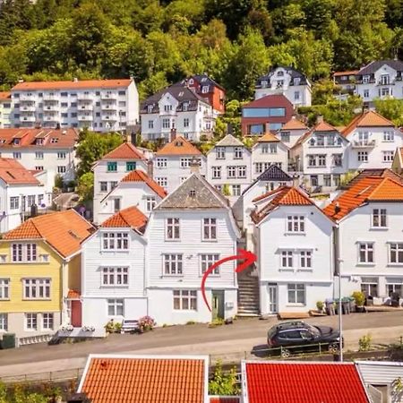 Leilighet I Bergens Vakreste Gate - Nydelig Utsikt Over Innseilingen Til Bergen! Buitenkant foto